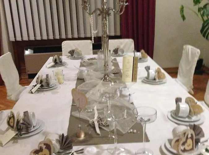 Burgerhof Szálloda *