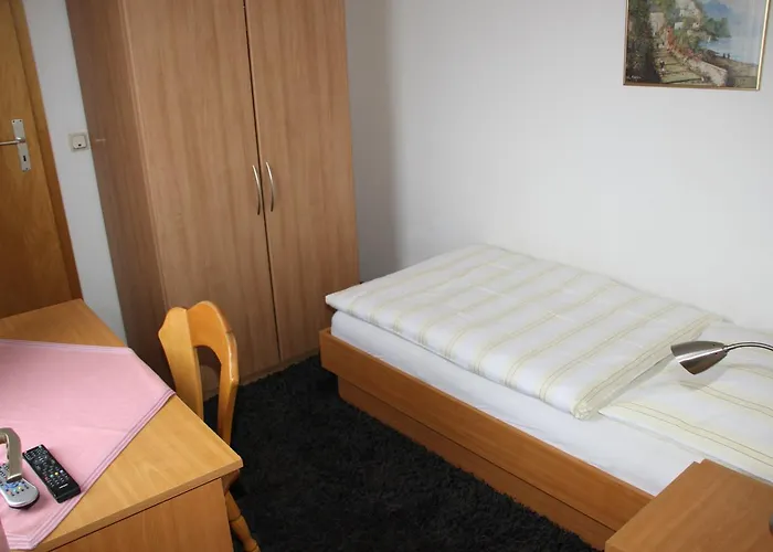 Burgerhof * Katzenfurt